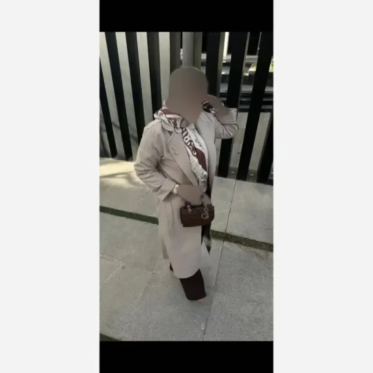 مانتو بلند جلو باز مدل پرستو پارچه بزیاق درجه یک کمربنددار فری سایز